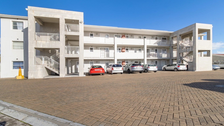2 Bedroom Property for Sale in Cravenby Western Cape